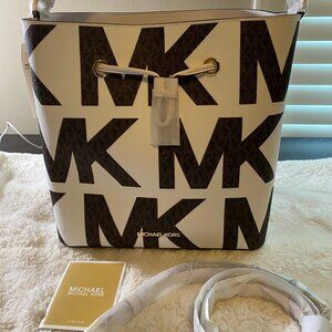 Michael Kors Large Bucket Bag With Drawstring  - Opulent White MultiColor